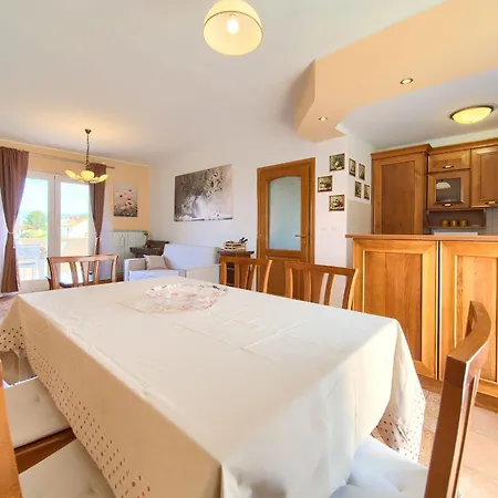 Pina Apartment *