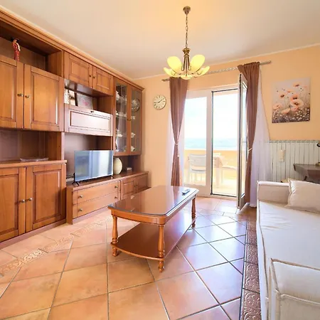 Pina Apartment Vrbnik (Primorje-Gorski Kotar)